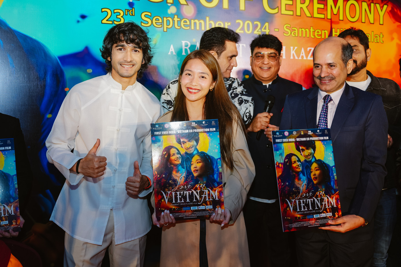 Shantanu Maheshwari và Khả Ngân, diễn viên chính của “Love in Vietnam" Shantanu Maheshwari và Khả Ngân, diễn viên chính của “Love in Vietnam"