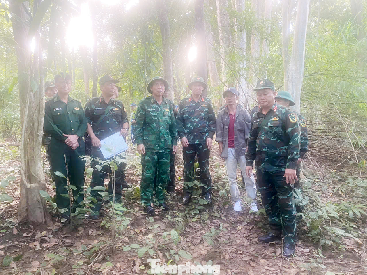 Các đơn vị thống nhất nội dung phương pháp tìm kiếm trên thực địa. Ảnh: CTV Ngọc Lân