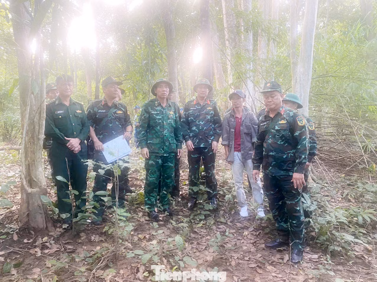 Các đơn vị thống nhất nội dung phương pháp tìm kiếm trên thực địa. Ảnh: CTV Ngọc Lân