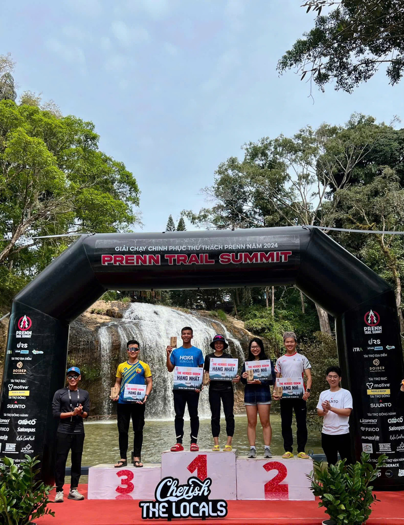 Các VĐV giành các giải nhất, nhì, ba lứa tuổi. Trong đó có Trần Hồng Quân (Daklak Runners) giành tốp 3 nhóm tuổi ở cự ly 100km.