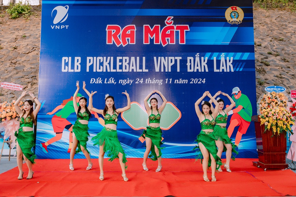 Nhiều tiết mục văn nghệ đặc sắc