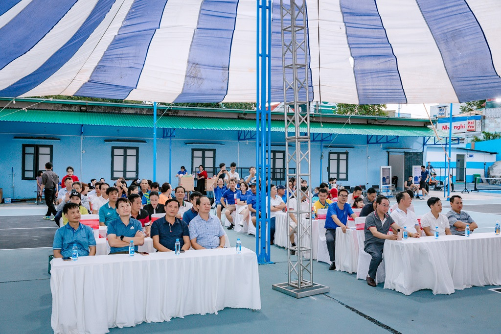 Các đại biểu dự lễ ra mắt