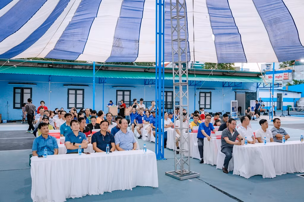 Các đại biểu dự lễ ra mắt