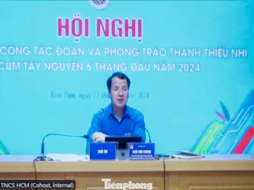 Anh Ngô Văn Cương – Bí thư T.Ư Đoàn, Chủ nhiệm Uỷ ban kiểm tra T.Ư Đoàn, chủ trì hội nghị trực tuyến