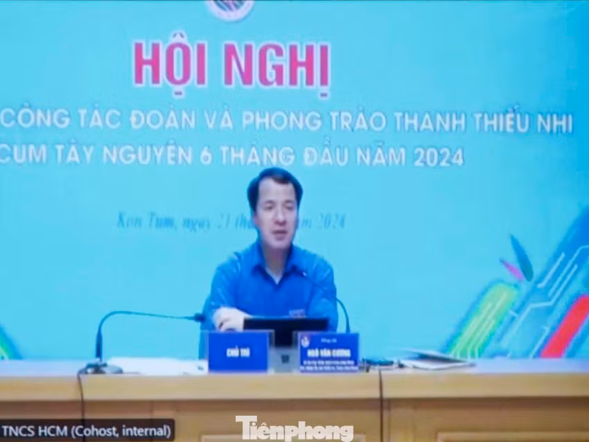Anh Ngô Văn Cương – Bí thư T.Ư Đoàn, Chủ nhiệm Uỷ ban kiểm tra T.Ư Đoàn, chủ trì hội nghị trực tuyến