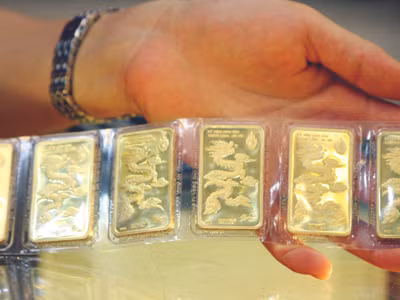 Hôm qua, Vàng Rồng Thăng Long của Bảo Tín Minh Châu bất ngờ thấp hơn cả giá thế giới 350 ngàn đồng/lượng, và thấp hơn giá vàng SJC tới 2,8 triệu đồng