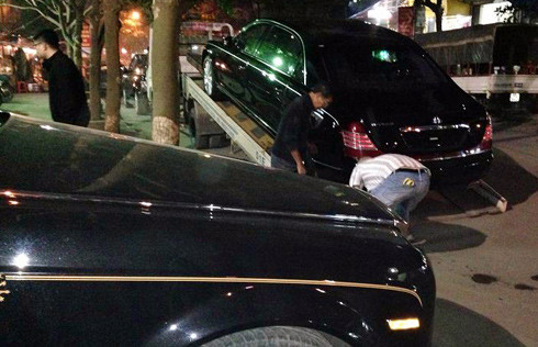 Chữ “S” trong 62S với ý nghĩa “Special”, là phiên bản đặc biệt của Maybach 62. Những phiên bản đặc biệt của Maybach chỉ thay đổi một số chi tiết nhỏ. 62S mới được tích hợp thêm dãy đèn LED chiếu sáng ban ngày, lưới tản nhiệt 13 nan thay cho 11 nan so với phiên bản trước