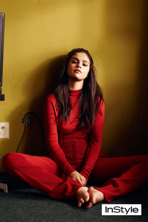 Selena Gomez khoe nét mong manh quyến rũ trên tạp chí ảnh 5