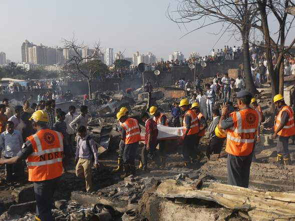 Bình gas phát nổ liên tiếp, 1.000 ngôi nhà chìm trong biển lửa ảnh 5