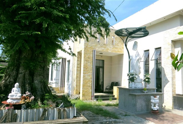 Bên trong biệt thự của nạn nhân vụ thảm án Bình Phước ảnh 9