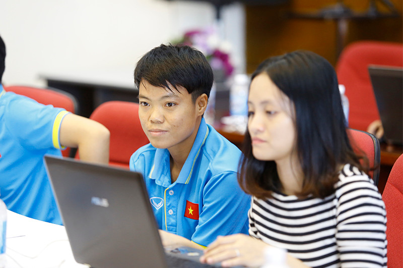 Giao lưu trực tuyến với những 'cô gái vàng' bóng đá Việt ảnh 7