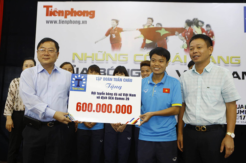 Giao lưu trực tuyến với những 'cô gái vàng' bóng đá Việt ảnh 5