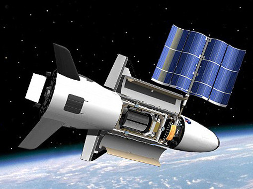 Hình đồ họa mô phỏng phi thuyền X-37B khi hoạt động trong không gian. Ảnh: EPA. Hình đồ họa mô phỏng phi thuyền X-37B khi hoạt động trong không gian. Ảnh: EPA