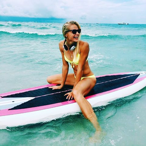 Ronaldo vướng lưới tình VĐV nhảy xa người Nga? ảnh 1