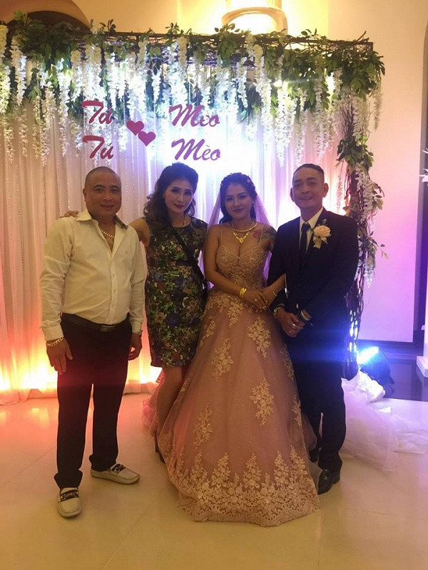 Đám cưới quy tụ toàn nghệ sĩ Tattoo ảnh 1