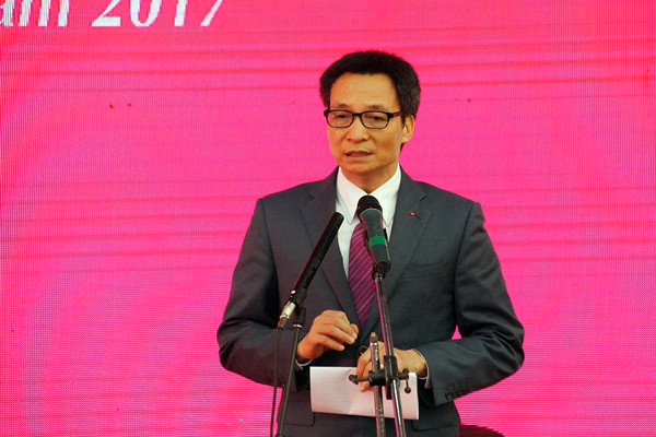 Phó Thủ tướng thăm gian hàng báo Tiền Phong tại Hội Báo 2017 ảnh 3