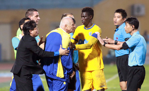 HLV Thanh Hoá: ‘Tôi từng dạy Mourinho cách tổ chức phòng ngự’ ảnh 1