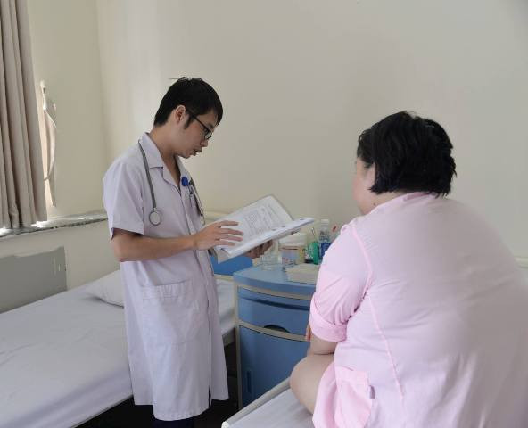 Cô gái 22 tuổi cả đời sống chung với căn bệnh nguy hiểm này vì béo ảnh 1