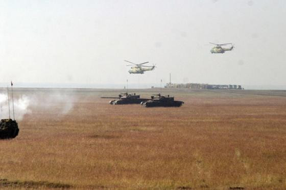 TheoMilitary-today, quân đội Romania có khoảng 300 chiếc xe tăng TR-85M1 hình thành nên xương sống cho lực lượng tăng thiết giáp nước này.