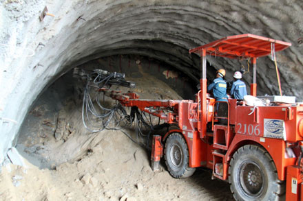Những hình ảnh đầu tiên xuyên thông hầm Cổ Mã ảnh 6