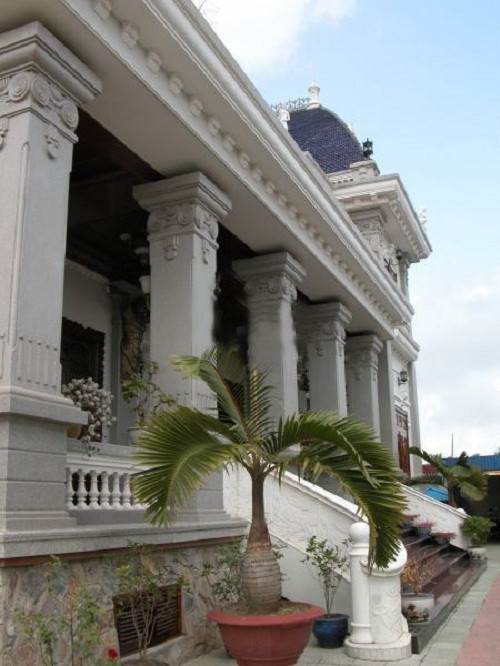 Hình ảnh Lóa mắt lâu đài đẳng cấp châu Âu của đại gia đất Cảng số 3