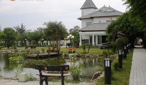 Đại gia Việt và những dinh thự bạc tỷ màu trắng - ảnh 4 Hình ảnh Đại gia Việt và những dinh thự bạc tỷ màu trắng số 4