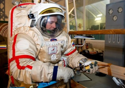 Nga thử nghiệm bộ áo giáp vũ trụ mới ảnh 1 Nga thử nghiệm bộ áo giáp vũ trụ mới ảnh 1