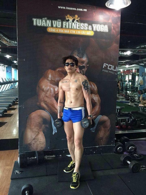 Dân mạng xôn xao kẻ cướp xe Range Rover tại Hà Nội ảnh 7