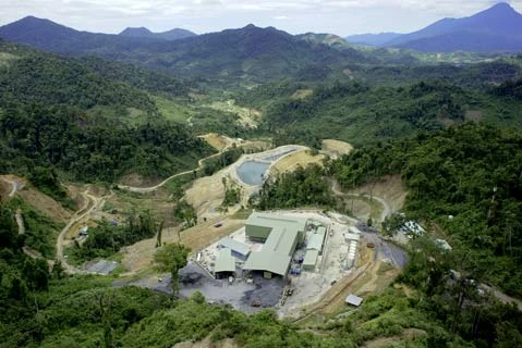 Toàn cảnh khu lò tinh luyện vàng