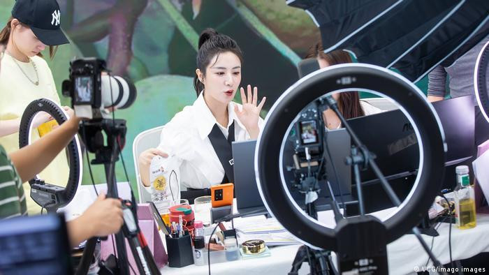 Vi Á không còn cơ hội kiếm tiền bằng livestream nữa.