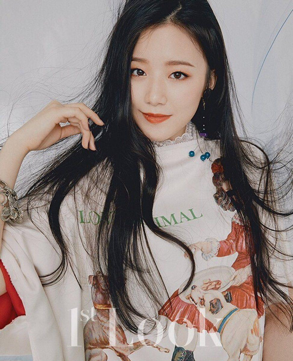 Shuhua (Diệp Thư Hoa), sinh ngày 6/1/2000, em út của nhóm (G)I-DLE, đứng hạng 4, nhận được 8.358 phiếu bầu. Shuhua (Diệp Thư Hoa), sinh ngày 6/1/2000, em út của nhóm (G)I-DLE, đứng hạng 4, nhận được 8.358 phiếu bầu.