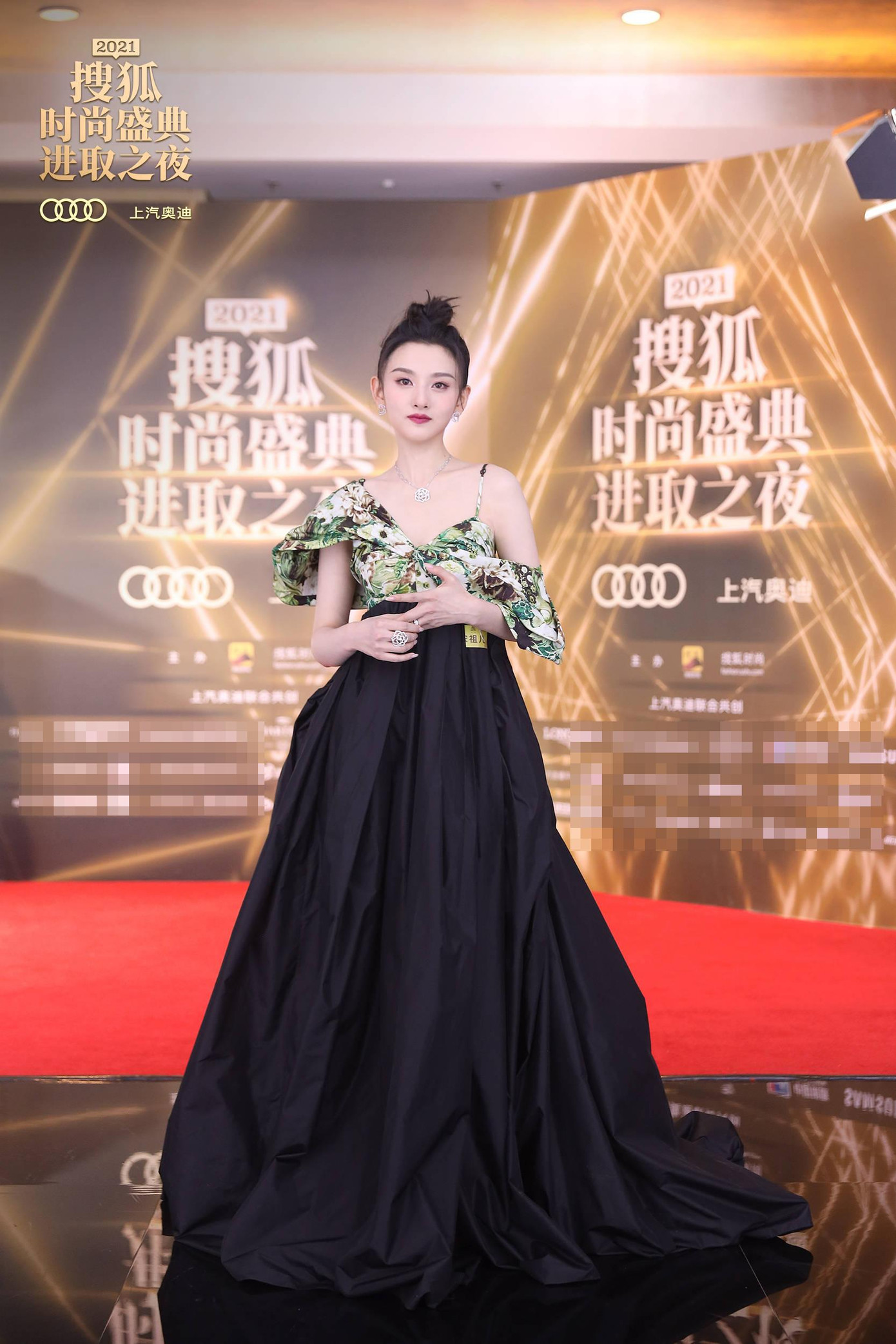 "Na Tra" Tống Tổ Nhi xinh đẹp, ngọt ngào tuổi 23.