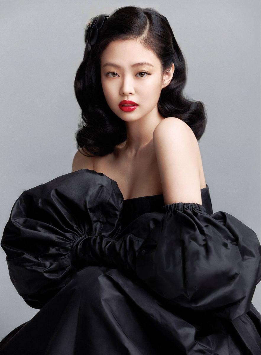 Hạng 6 thuộc về Jennie, sinh ngày 16/1/1996, rapper chính kiêm giọng ca chính của BlackPink, với 4.117 phiếu bầu. Hạng 6 thuộc về Jennie, sinh ngày 16/1/1996, rapper chính kiêm giọng ca chính của BlackPink, với 4.117 phiếu bầu.