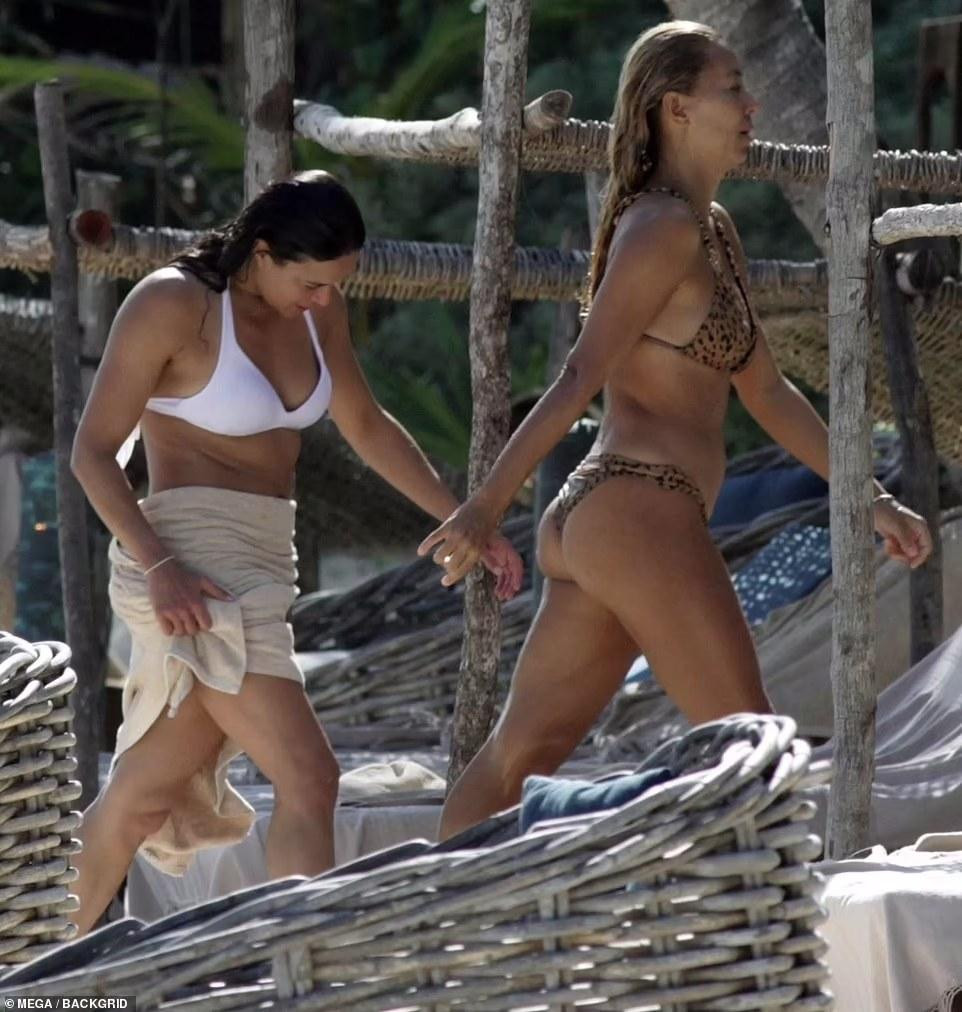 Ở thời điểm hiện tại, Michelle Rodriguez đã 43 tuổi, chưa từng kết hôn hay có con. Vào năm 2000, cô hủy bỏ kế hoạch đính hôn với bạn trai khi đó vì bắt cô chuyển sang đạo Hồi theo anh ta.