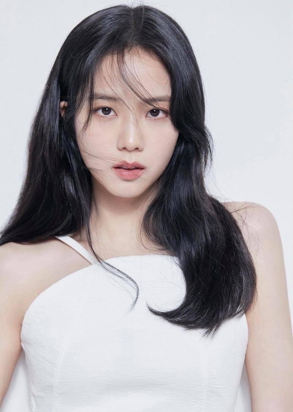 Jisoo, sinh ngày 3/1/1995, chị cả của BlackPink, nhận được 9.138 phiếu bầu, xếp vị trí thứ 3. Jisoo, sinh ngày 3/1/1995, chị cả của BlackPink, nhận được 9.138 phiếu bầu, xếp vị trí thứ 3.