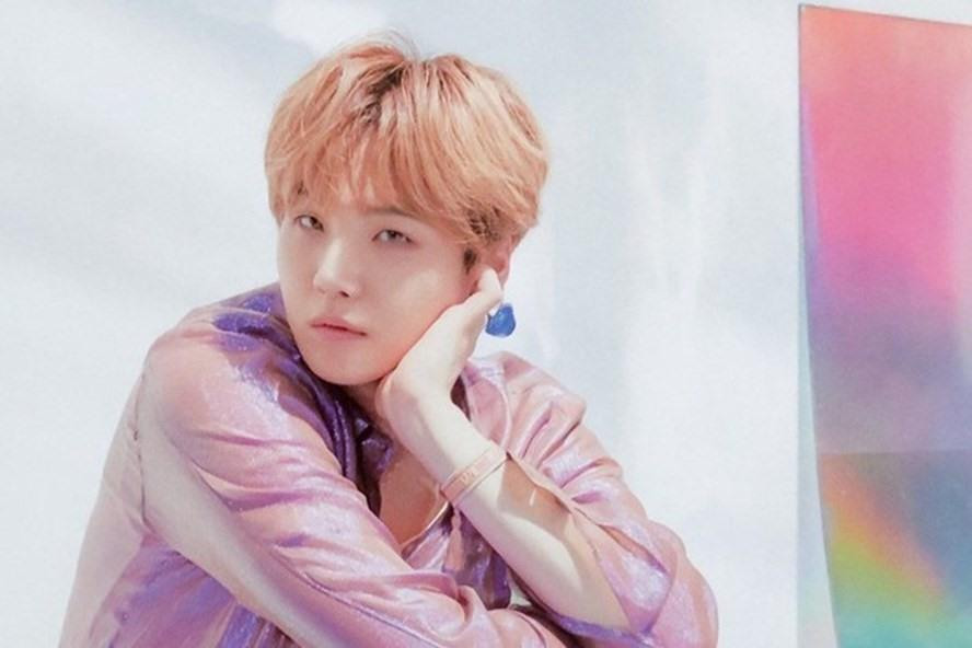Suga là thành viên đầu tiên của BTS được xác nhận mắc COVID-19. Suga là thành viên đầu tiên của BTS được xác nhận mắc COVID-19.