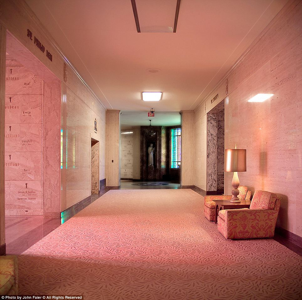 Bước vào nhà thờ xa hoa này có cảm giác như bước vào mê cung. Bước vào nhà thờ xa hoa này bạn sẽ có cảm giác như bước vào mê cung