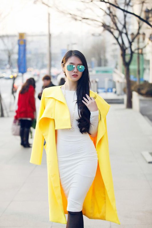 'Người mẫu nâng ngực' Linh Chi khoe đường cong rực lửa ảnh 15