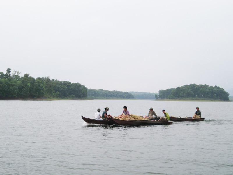 Hồ Suối Hai dưới chân núi Ba Vì phù hợp cho phát triển du lịch sinh thái