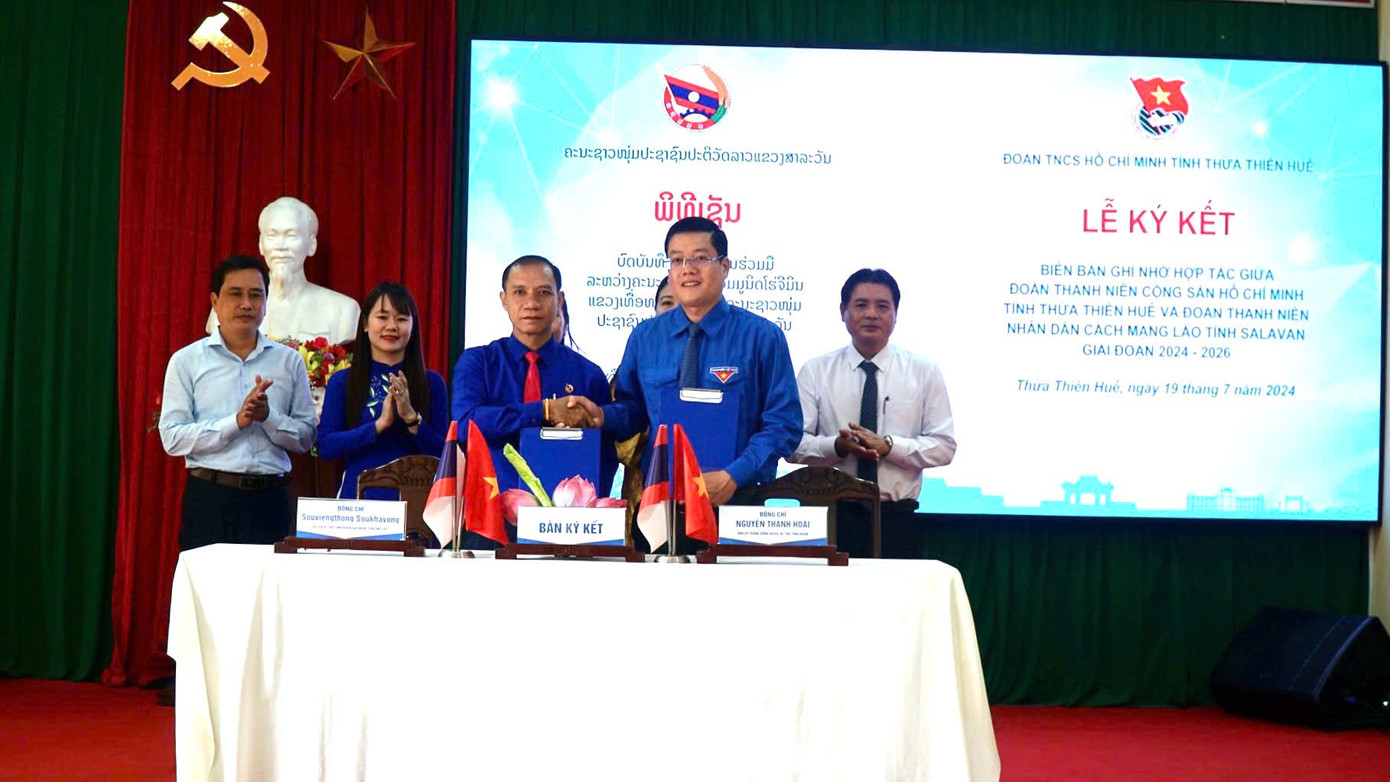 Tổ chức hoạt động ký kết hợp tác.