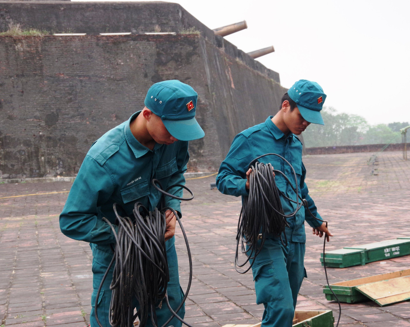 Trong đó, điểm Kỳ đài Ngọ môn - Đại nội Huế là nơi được bắn 1.000 quả pháo hoa tầm cao. Các điểm còn lại được bố trí bắn 500 quả pháo hoa tầm cao mừng Giao thừa Tết Giáp Thìn 2024 ở mỗi huyện. Trong đó, điểm Kỳ đài Ngọ môn - Đại nội Huế là nơi được bắn 1.000 quả pháo hoa tầm cao. Các điểm còn lại được bố trí bắn 500 quả pháo hoa tầm cao mừng Giao thừa Tết Giáp Thìn 2024 ở mỗi huyện.