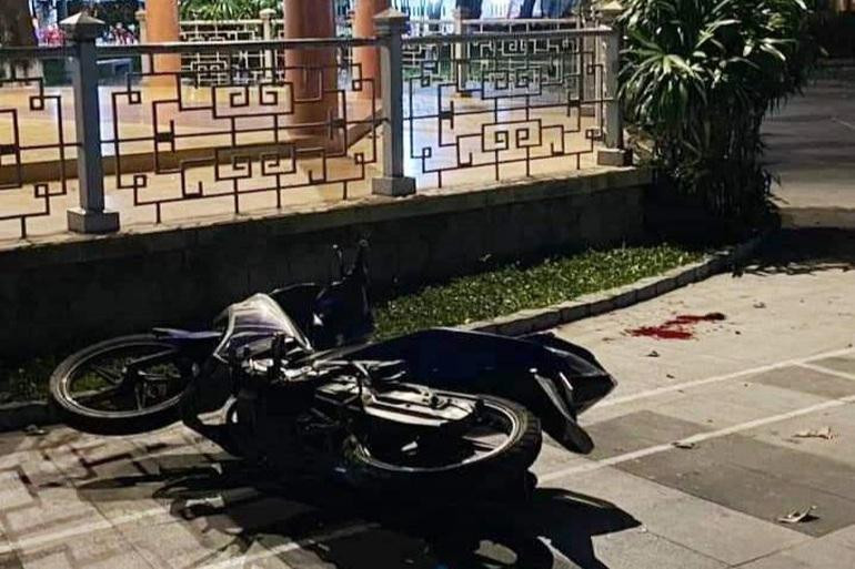 Hiện trường vụ cố ý gây thương tích làm một nam thanh niên trọng thương xảy ra tại công viên Nguyễn Văn Trỗi, TP Huế