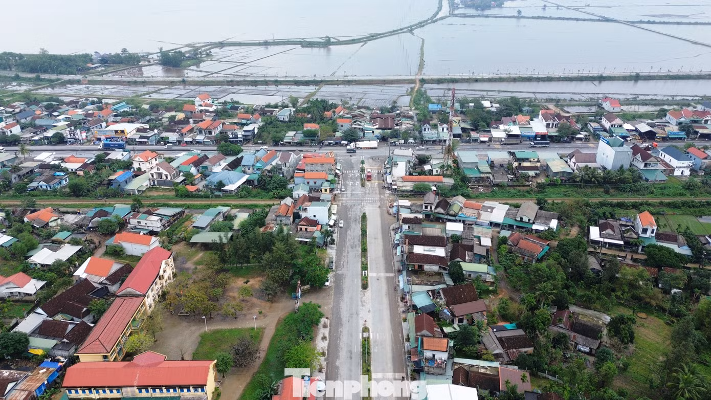 Theo lãnh đạo địa phương, phát huy các tiêu chí đã đạt được của đô thị loại V, sau năm 2025, Lộc Sơn dần tiếp cận tiêu chí đô thị loại IV, tạo sức hút các thành phần kinh tế đến đầu tư và phát triển đô thị; lan tỏa tốc độ đô thị hóa sang các địa phương lân cận. Đây sẽ là động lực góp phần đưa cả huyện Phú Lộc không ngừng phát triển, tiến tới đạt tiêu chuẩn đô thị.