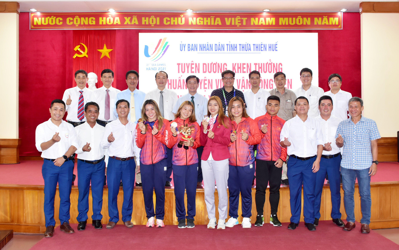 Các VĐV giành thành tích xuất sắc tại SEA Games 31 nhận được mức thưởng và chế độ đãi ngộ lớn của tỉnh TT-Huế