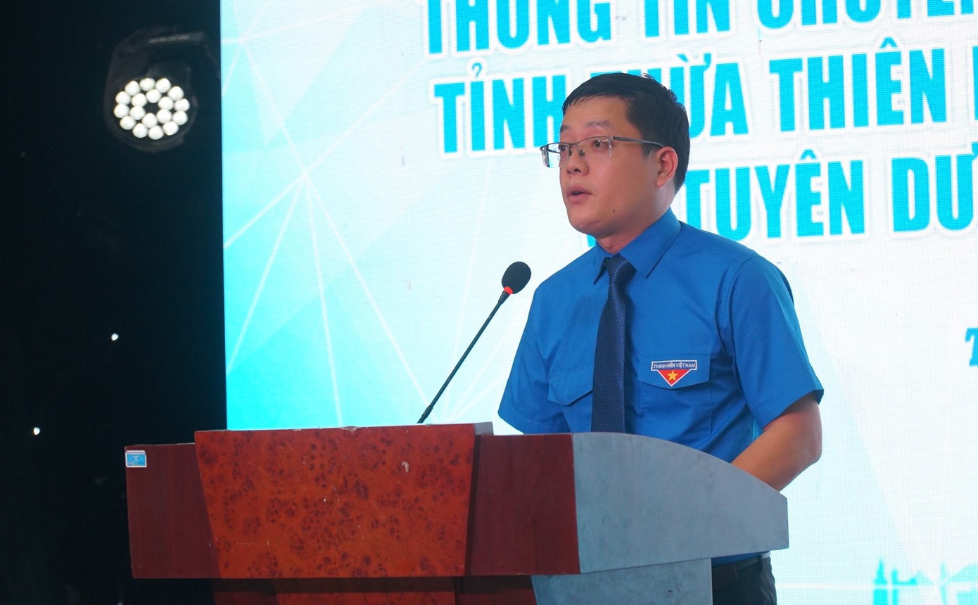 Bí thư Tỉnh Đoàn TT-Huế Nguyễn Thanh Hoài khẳng định, những đảng viên trẻ được tuyên dương là những cá nhân tiêu biểu xung kích trên mọi lĩnh vực của đời sống. Bí thư Tỉnh Đoàn TT-Huế Nguyễn Thanh Hoài khẳng định, những đảng viên trẻ được tuyên dương là những cá nhân tiêu biểu xung kích trên mọi lĩnh vực của đời sống.