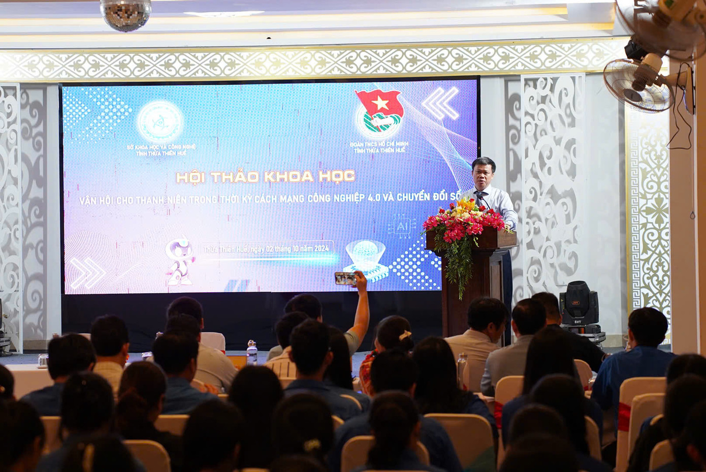 Quang cảnh hội thảo. Quang cảnh hội thảo.