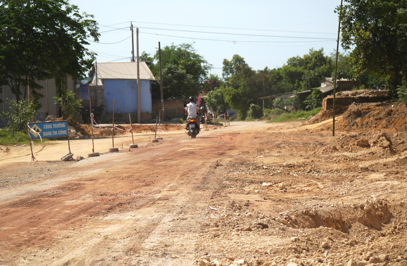 Dự án nâng cấp, mở rộng đường Trưng Nữ Vương nhằm hình thành tuyến giao thông trung tâm đô thị, góp phần giảm tải lưu lượng xe cộ trên tuyến Quốc lộ 1 qua địa bàn qua phường Thủy Phương (thị xã Hương Thủy, TT-Huế) và những khu vực lân cận.