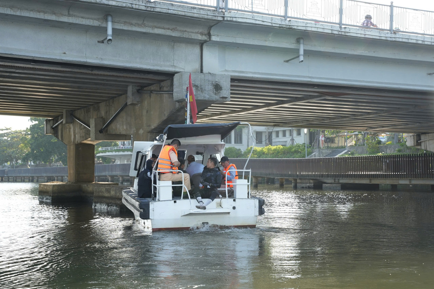 Kiểm tra kết cấu cầu Phú Xuân (TP. Huế).