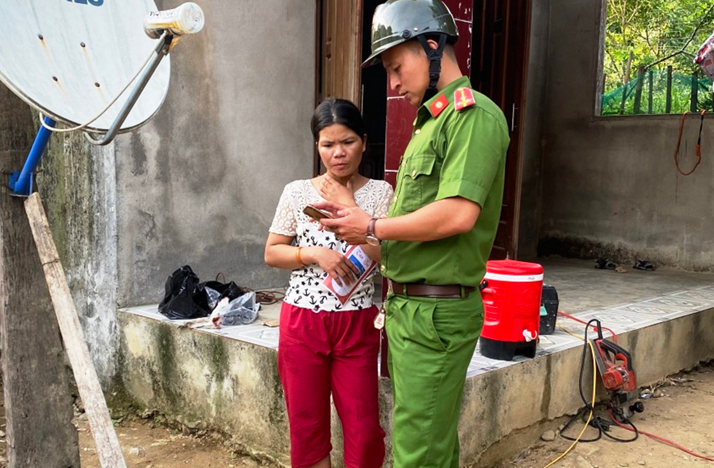 Hướng dẫn tỉ mỉ cho người dân về thực hiện đăng ký, kích hoạt tài khoản định danh điện tử.