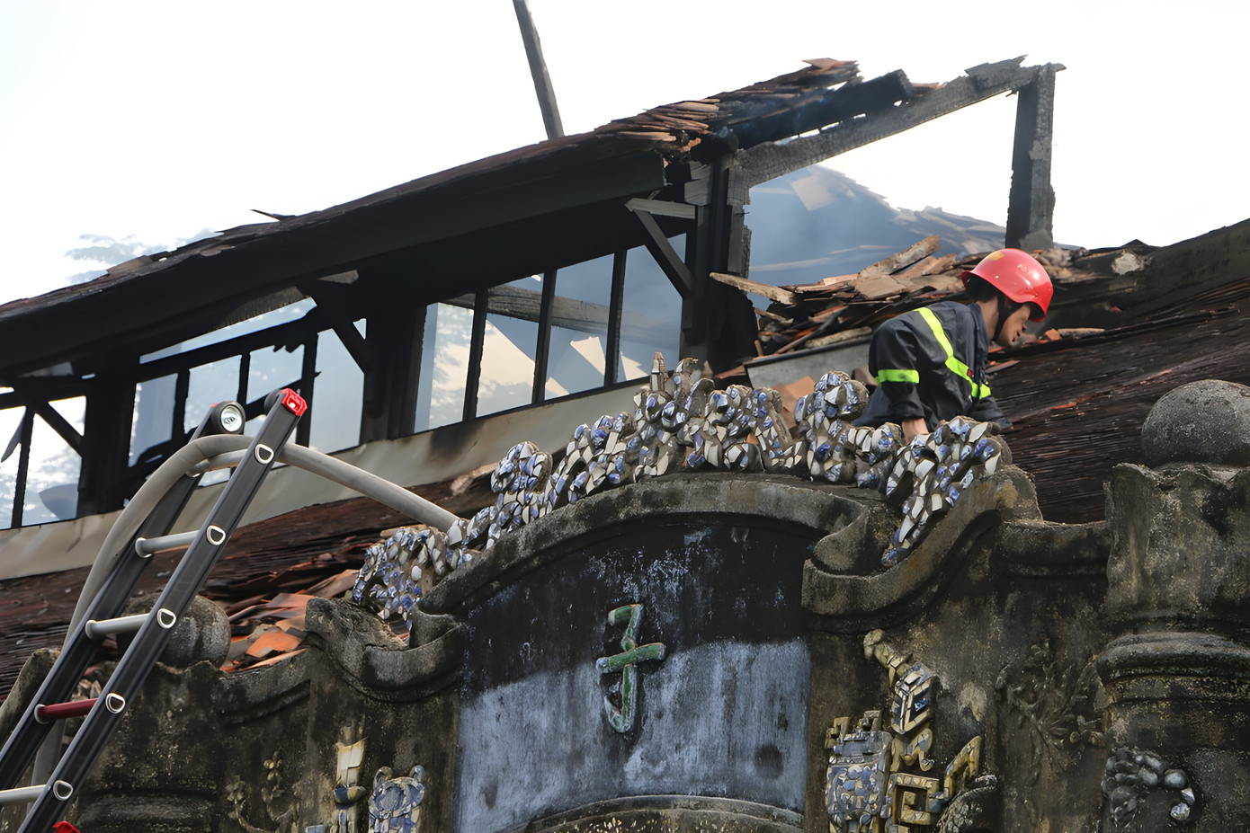 Qua kiểm tra, vụ cháy không gây ảnh hưởng các hiện vật trưng bày tại đây, do lực lượng phòng cháy chữa cháy đã kịp thời khống chế, không để đám cháy lan rộng. Các hiện vật đã được chuyển về kho đảm bảo theo quy định, được kiểm kê, bảo quản, lưu trữ an toàn.